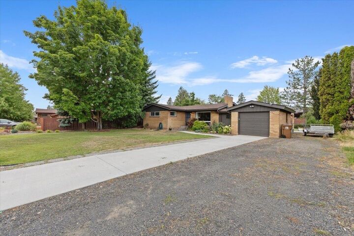 Property Photo:  1912 W Kiernan Ave  WA 99205 