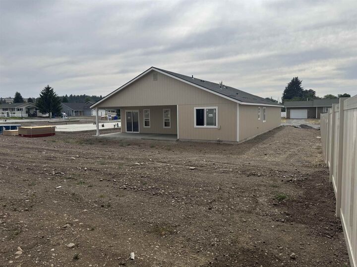 Property Photo:  9 S Rivista Ln  WA 99016 