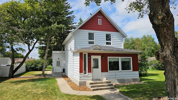 50 Antrim Street  Lanigan SK S0K 2M0 photo