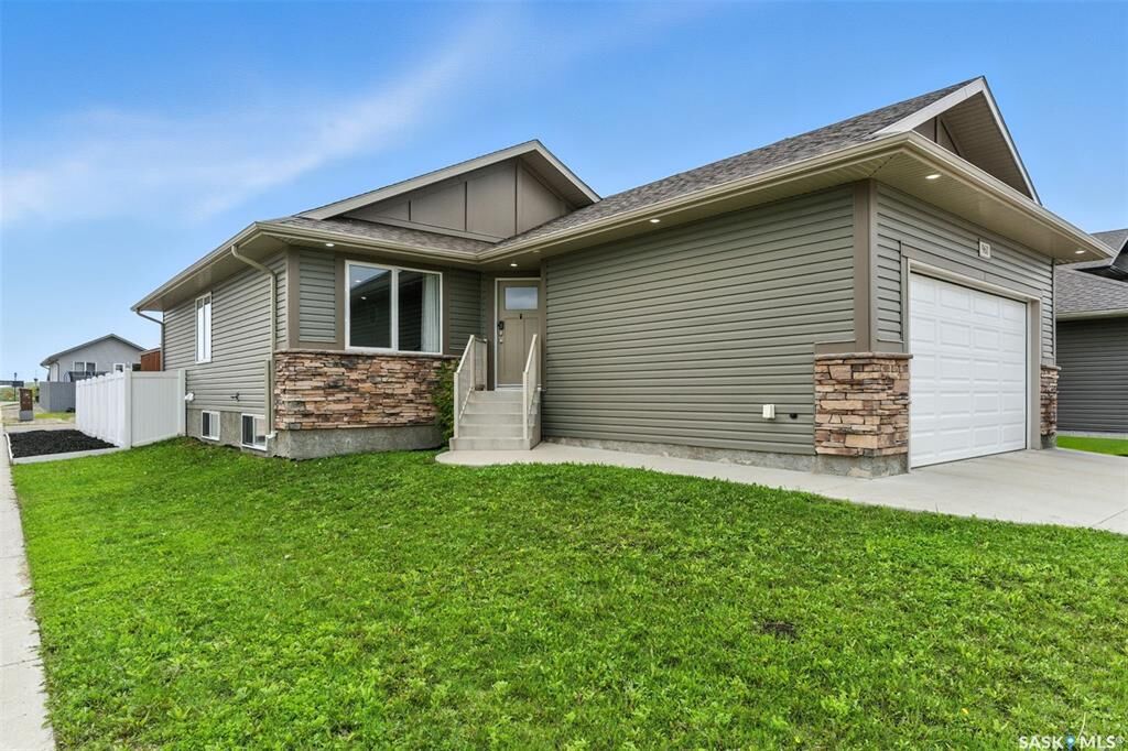 Property Photo: 960 Reimer Road SK S0K 0A2