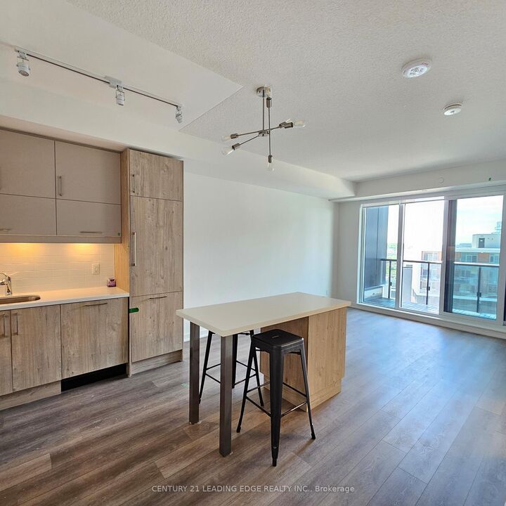 Property Photo: 292 Verdale Crossing B1513 ON L6G 0H6