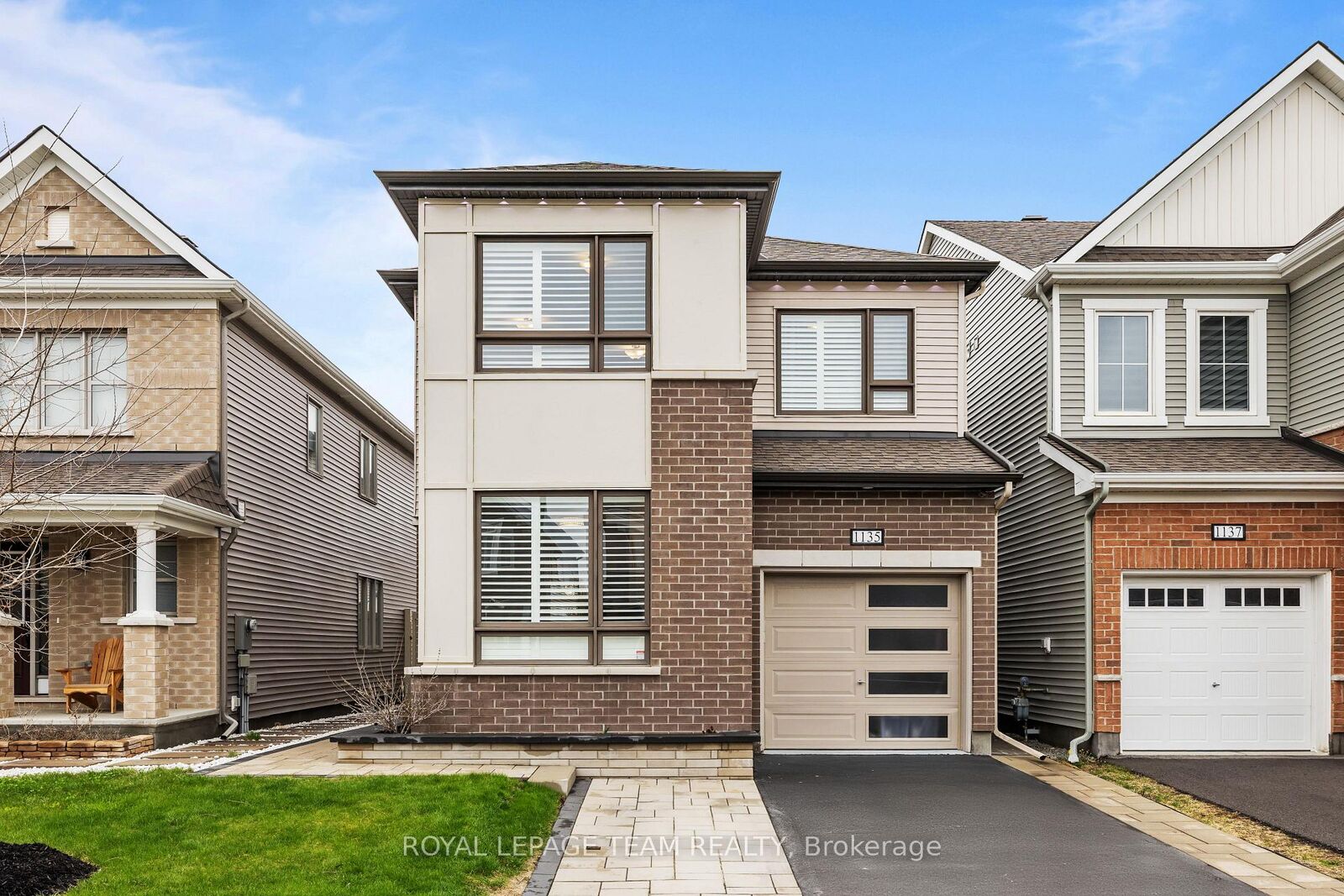 Property Photo: 1135 Apolune Street ON K2J 6N8