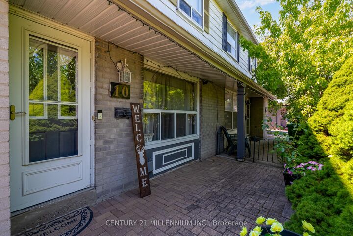 Photo de la propriété: 10 Greenwood Crescent ON L6S 1T3