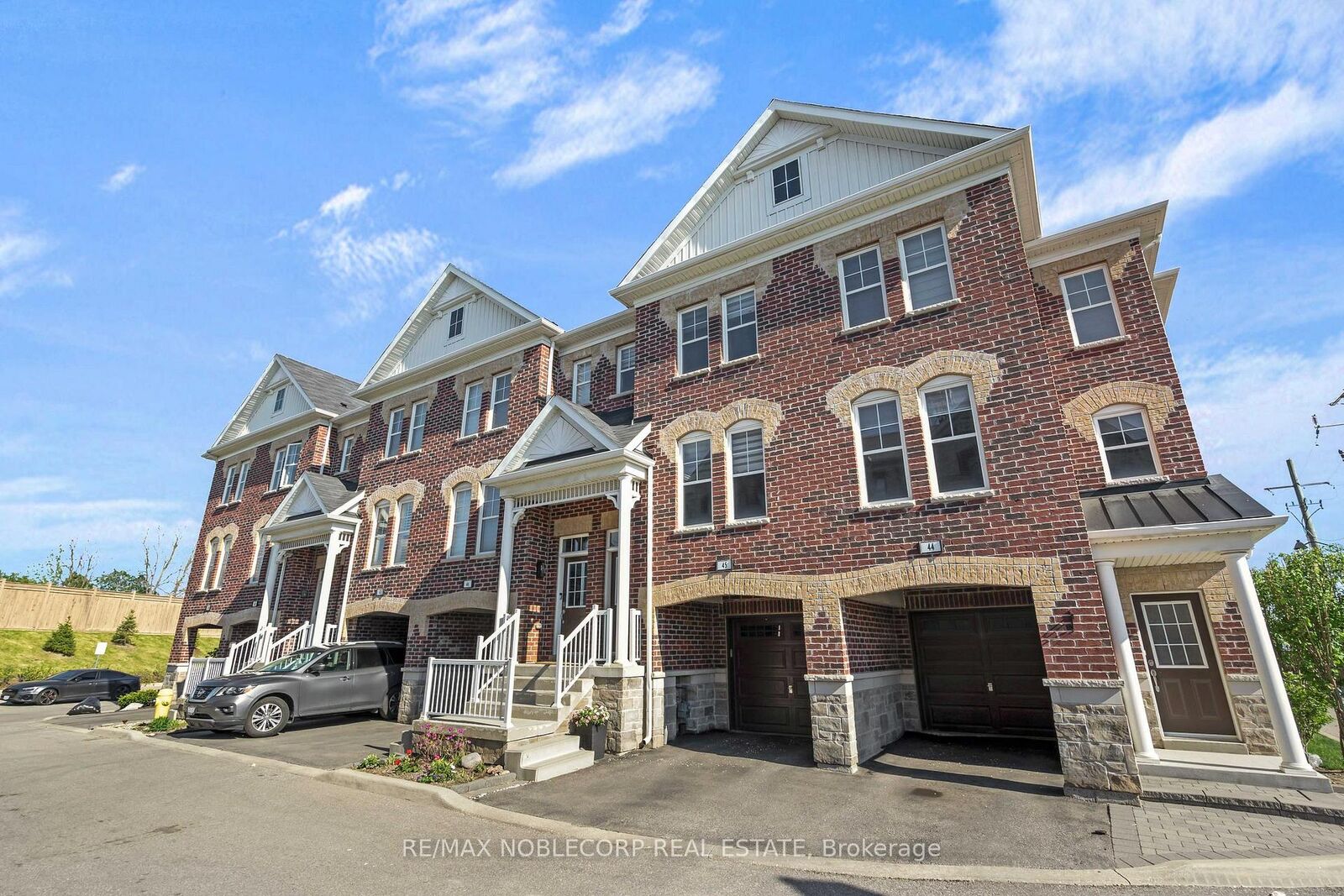 Property Photo:  10 Porter Avenue W 45  ON L4L 0H1 