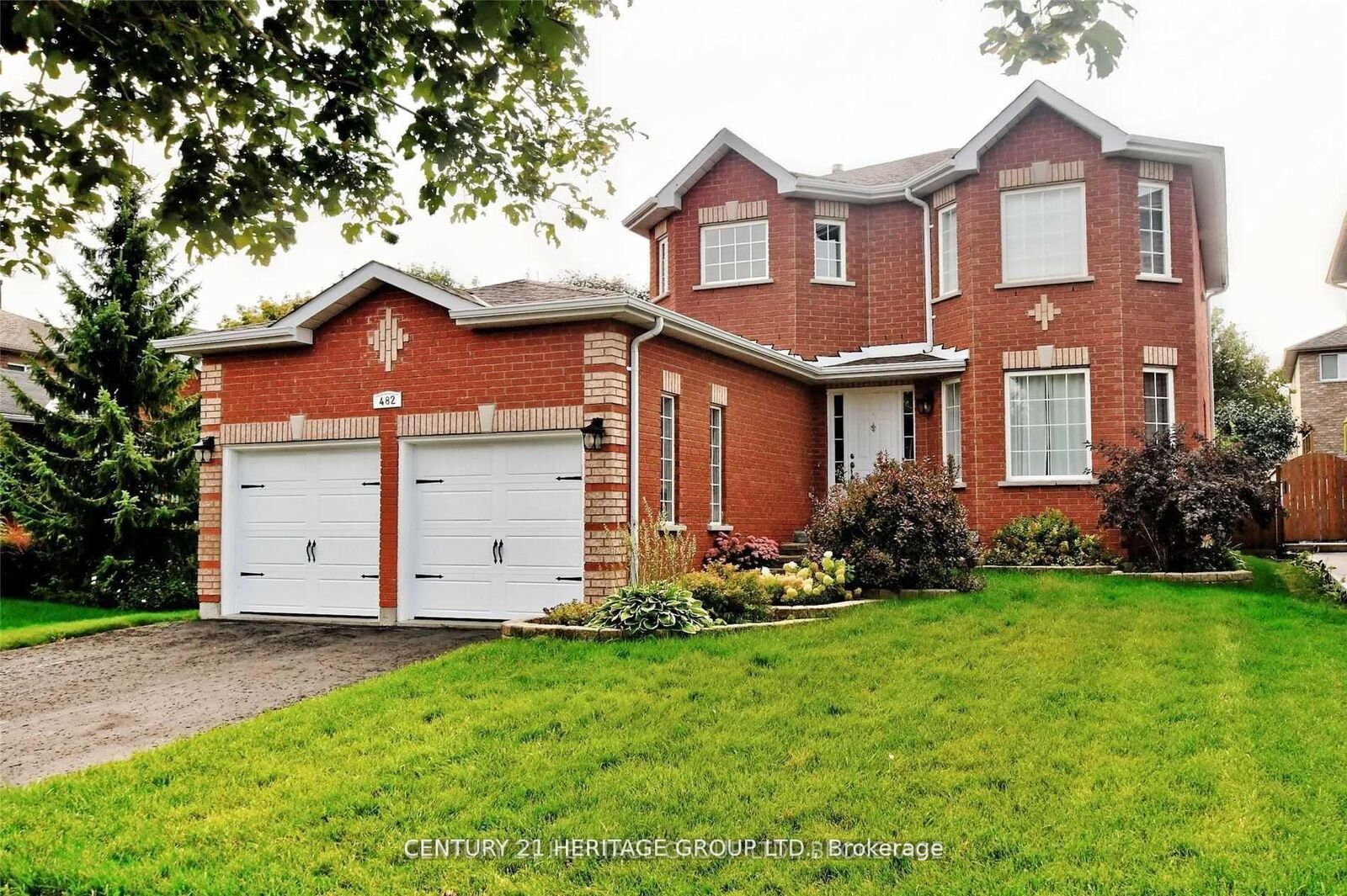 Property Photo: 482 Ferndale Drive N ON L4N 0S1