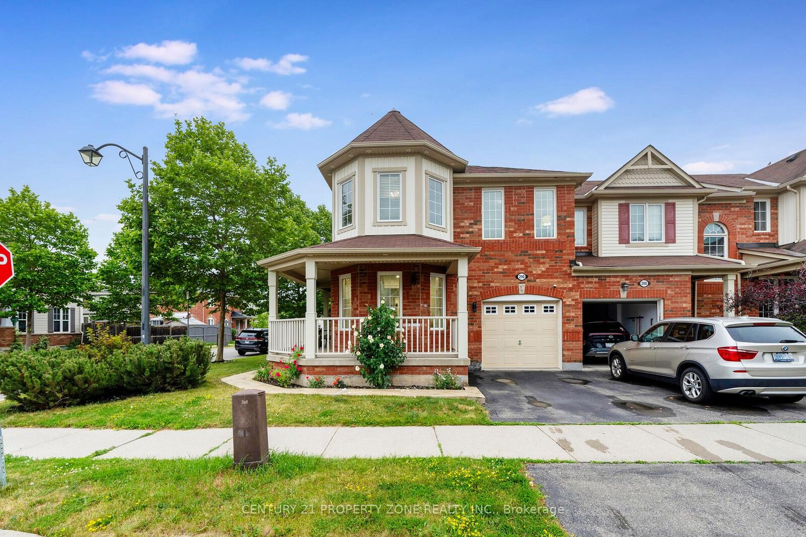 Property Photo: 290 Woodley Crescent ON L9T 8B8