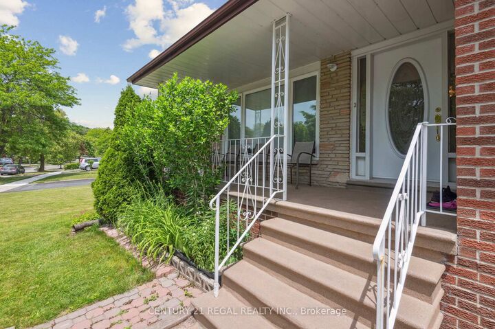 152 Weir Crescent  Toronto ON M1E 4T5 photo