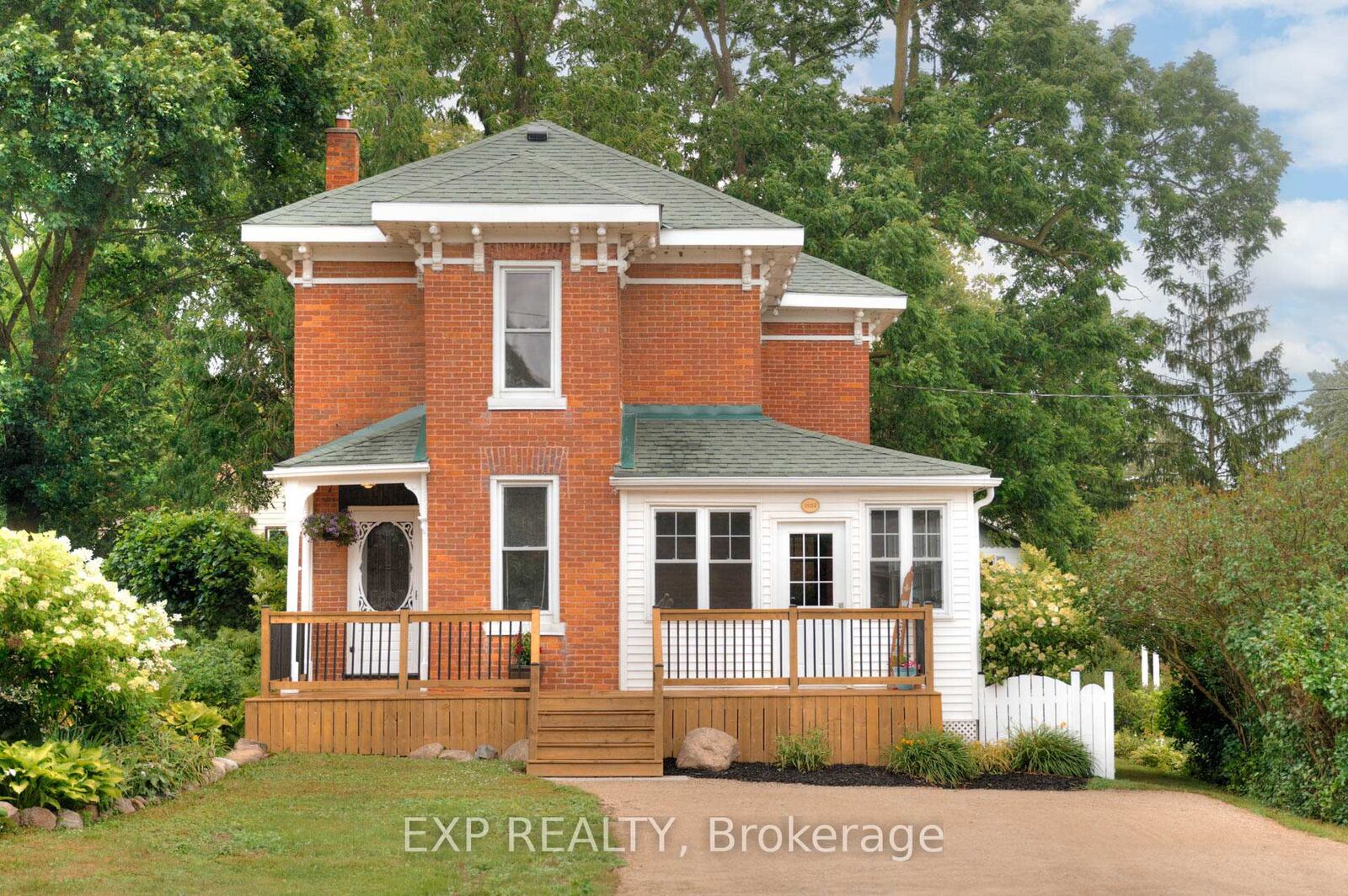 Property Photo:  2027 Victoria Street  ON N0G 1X0 