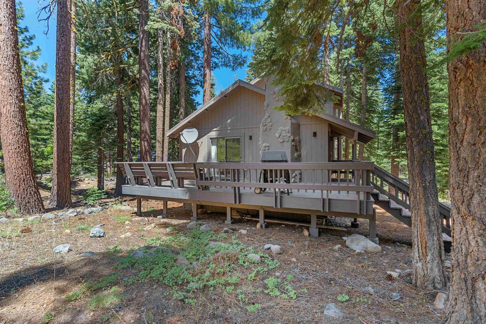 Property Photo:  1337 Kings Way  CA 96145-9811 