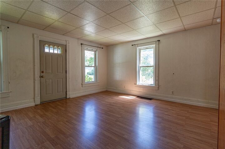 Property Photo: 548 E Beaver St PA 16137