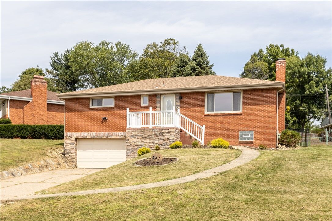 Property Photo:  941 Angelo Dr  PA 15236 