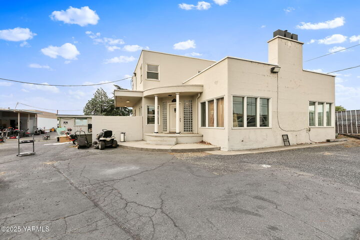 2110 Fruitvale Blvd  Yakima WA 98902 photo