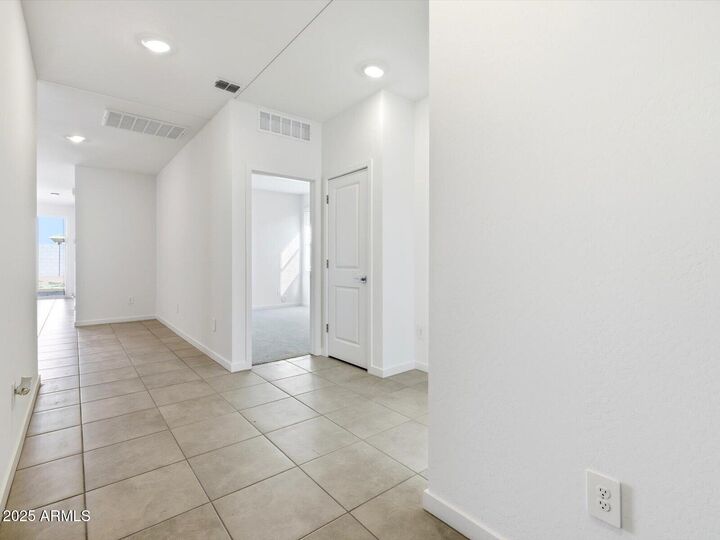 Property Photo:  2439 E Fortana Drive  AZ 85143 