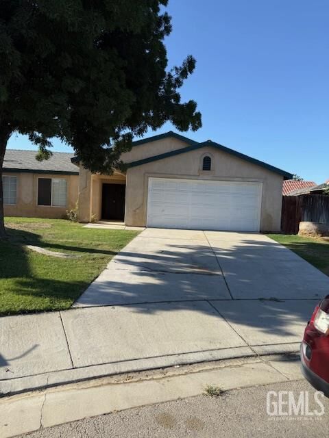 Property Photo: 1830 Vinca Court CA 93304