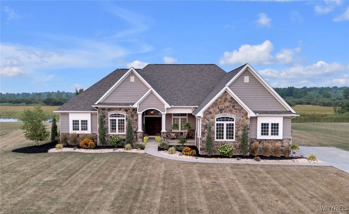 Property Photo:  7045 Pine Lake Terrace  NY 14120 