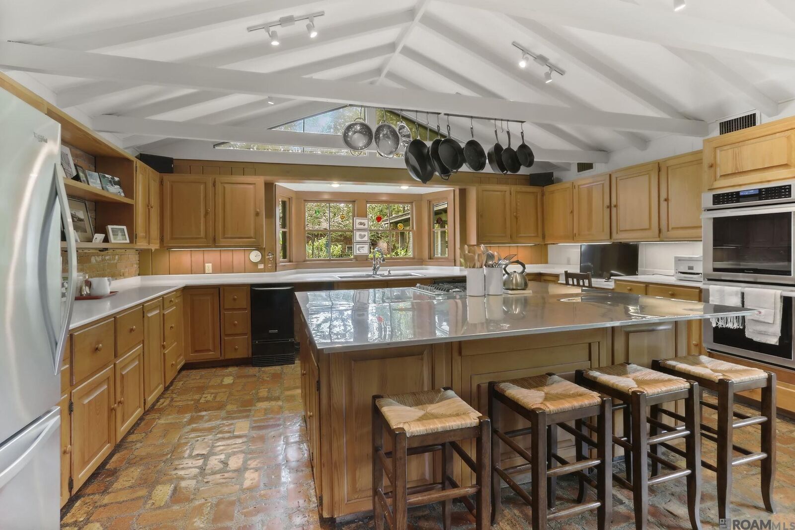 Property Photo:  1975 Steele Blvd  LA 70808 