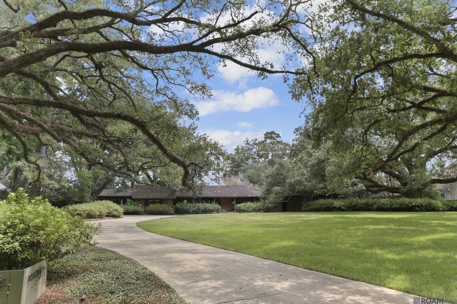 Property Photo: 1975 Steele Blvd LA 70808