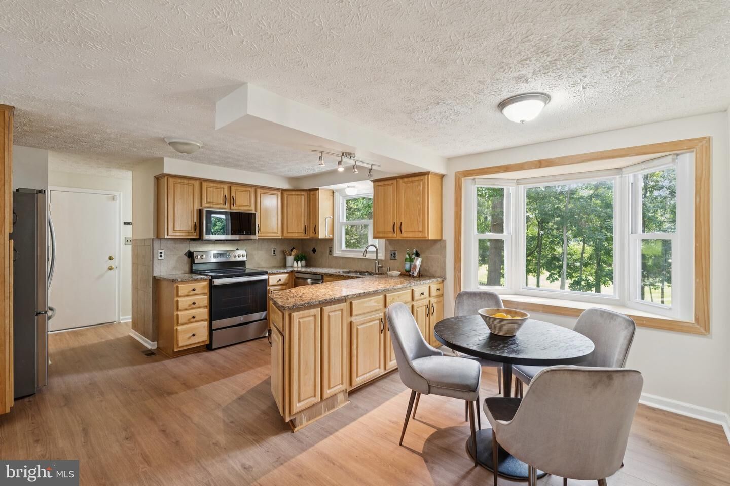 Property Photo: 112 Buckeye Court VA 20164