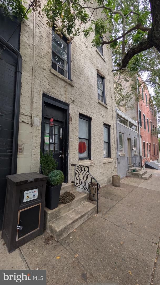 Property Photo: 2107 E Susquehanna Avenue PA 19125