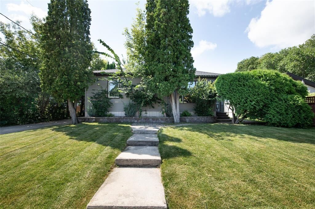 Property Photo:  217 Lucinda Street North  MB R0G 1K0 