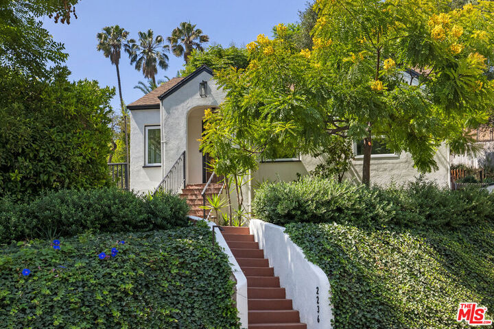 Property Photo:  2236 Earl Ct  CA 90039 