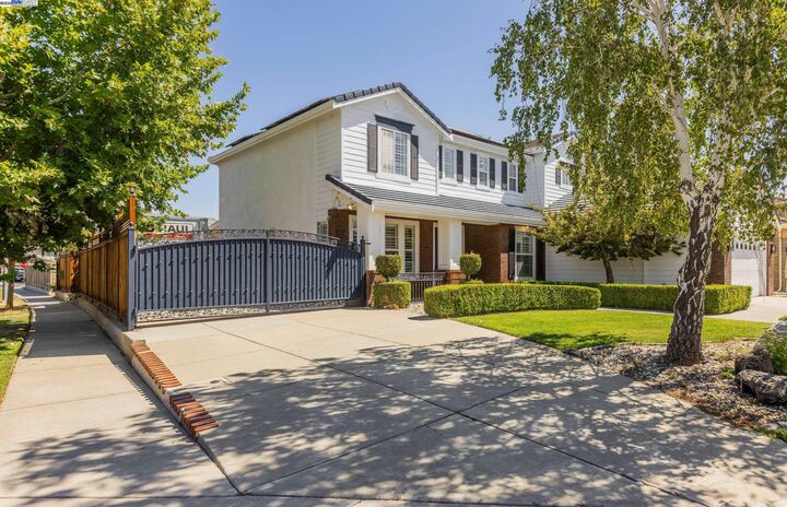 Property Photo: 261 Kelley Mist Ct CA 95377