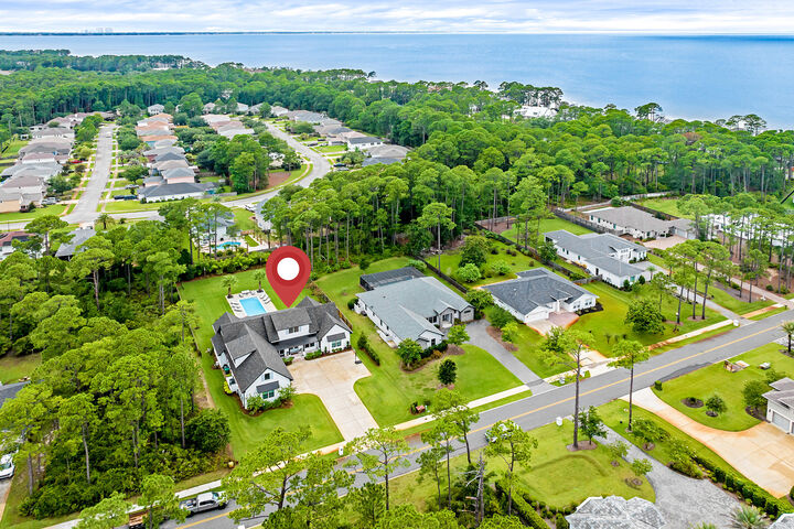 Property Photo: 1070 Driftwood Point Road FL 32459