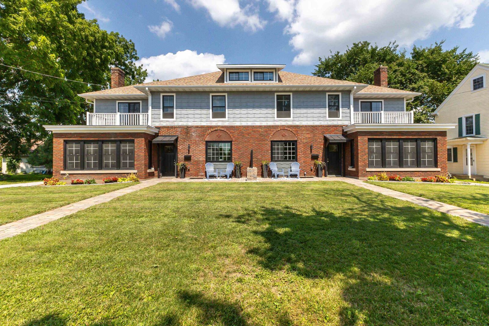 Property Photo:  224 S Grandview Avenue  IA 52003 
