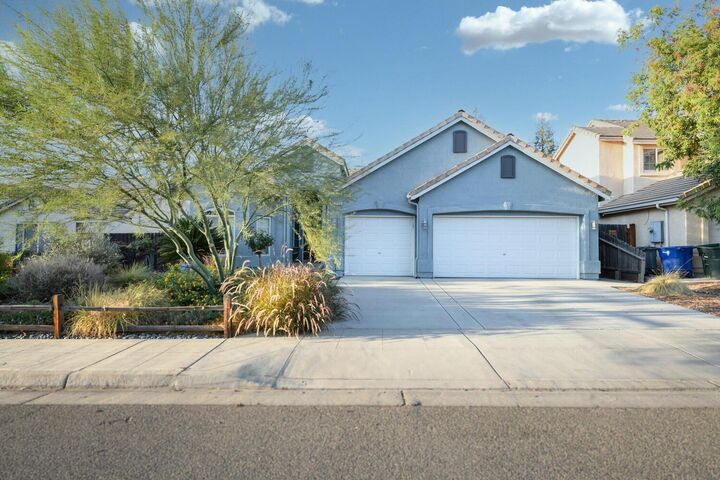 1138 E Pinehurst Avenue  Fresno CA 93730 photo