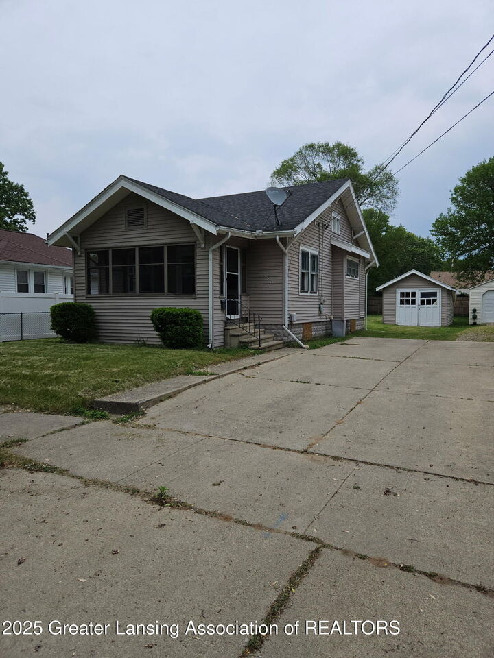 909 Seymour Avenue  Jackson MI 49202 photo