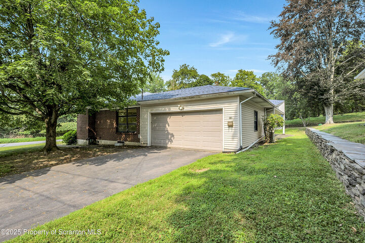 Property Photo:  101 Old Post Road  PA 18411 
