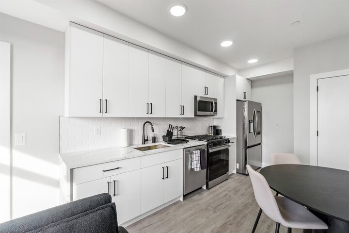 Property Photo:  80 Romaine Ave 5A  NJ 07306 