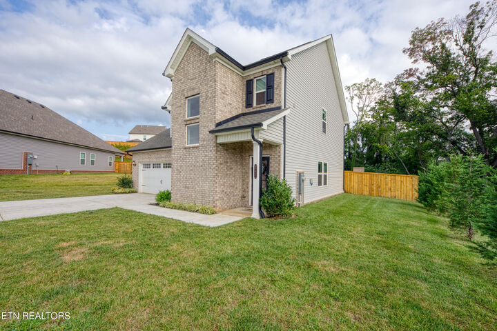 Property Photo:  247 English Oak Lane  TN 37771 