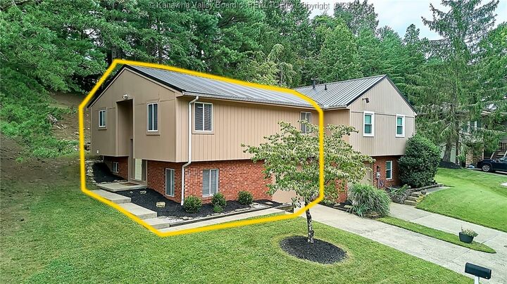 Property Photo: 121 Woodbridge Drive WV 25311
