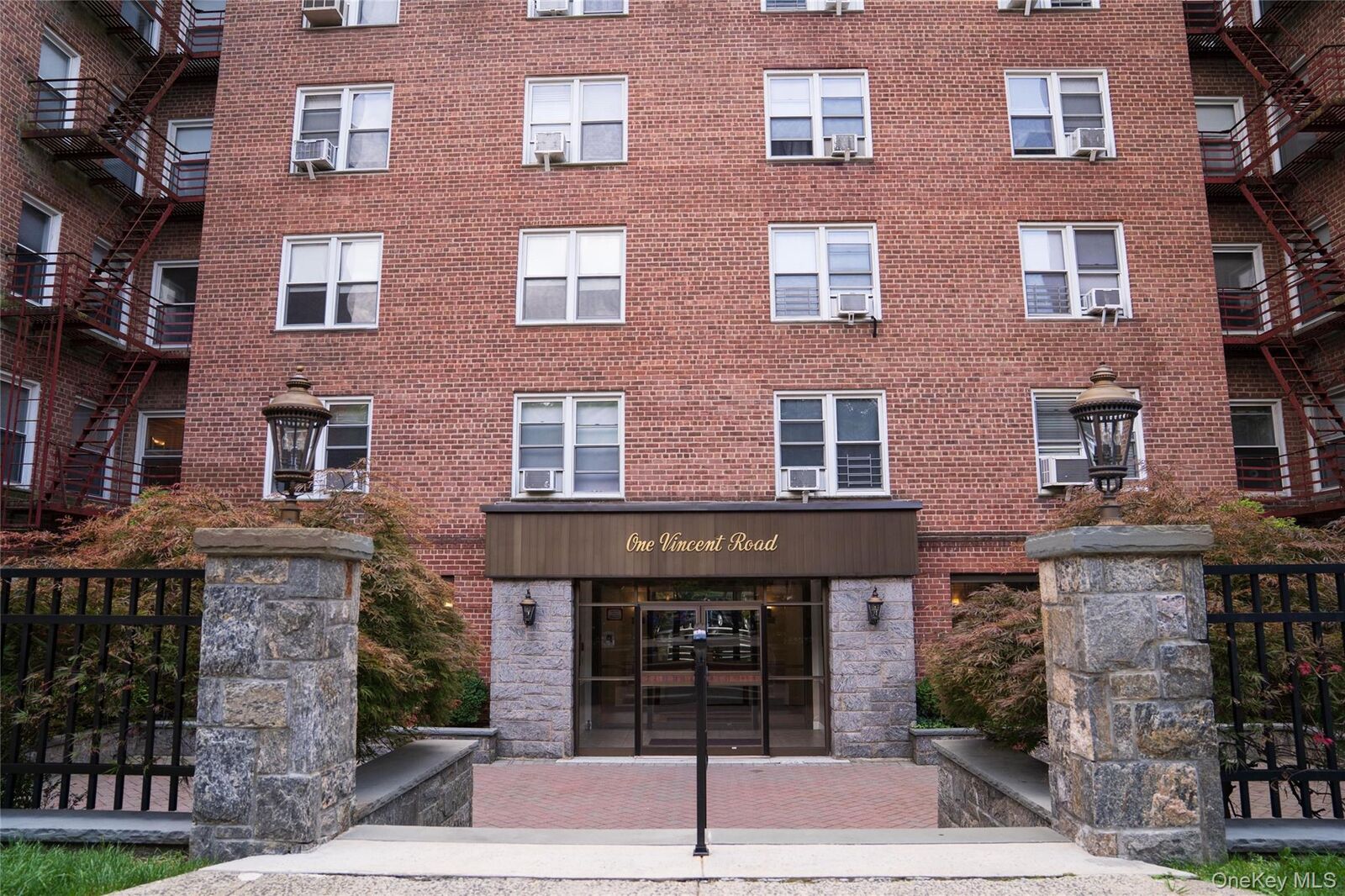 Property Photo: 1 Vincent Road 6 B NY 10708