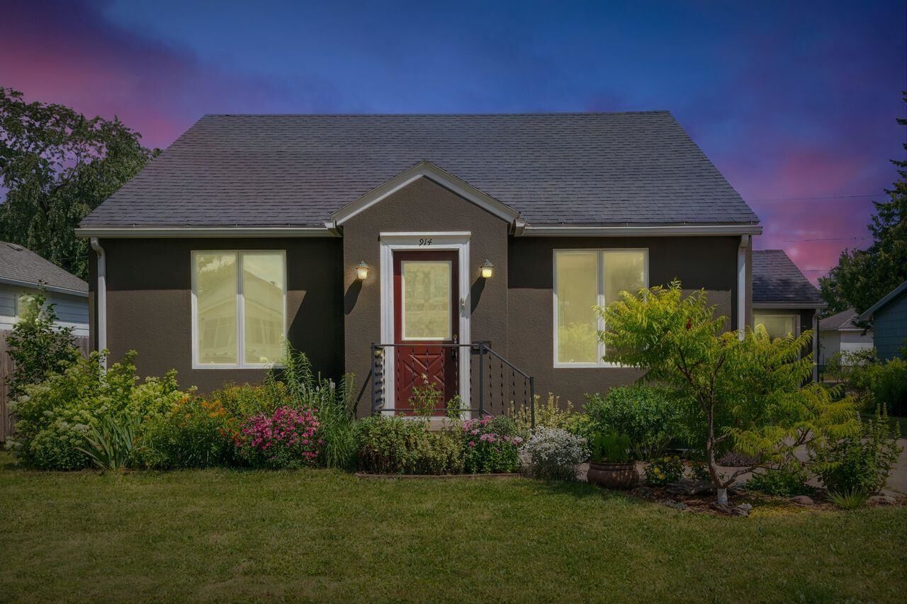 Property Photo:  914 2nd Ave W  WI 54806 