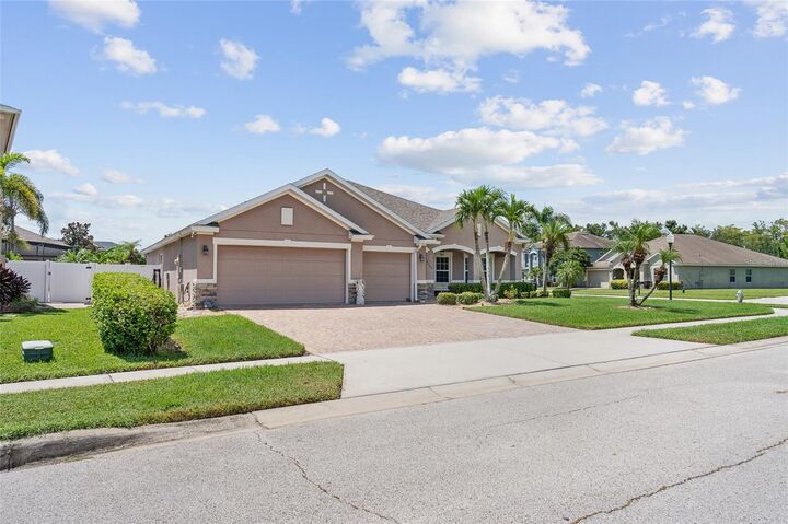 Property Photo:  4600 Cypress Landing Lane  FL 34772 