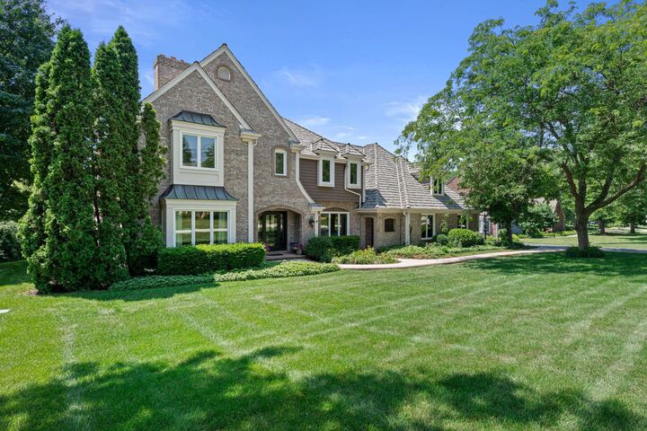 Property Photo: 10435 N Riverlake Dr WI 53092