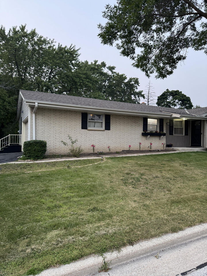 Property Photo: 9404 W Hope Ave WI 53222