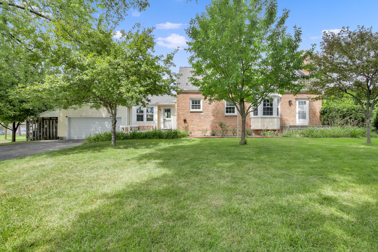 Property Photo:  4100 W Edgerton Ave  WI 53221 