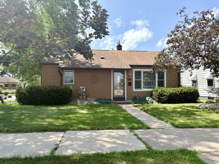2624 14th St  La Crosse WI 54601 photo
