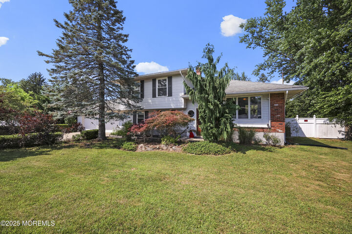 41 Alan Terrace  Howell NJ 07731 photo