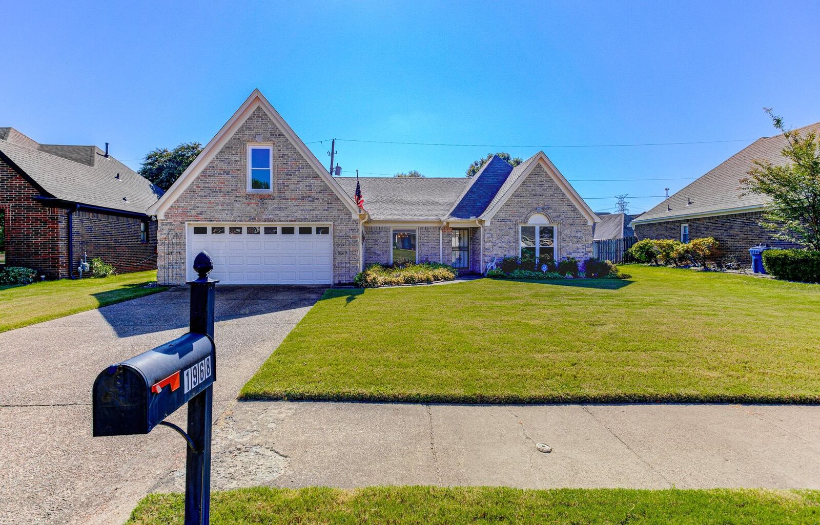 Property Photo: 1968 Chimneyrock Blvd E TN 38016