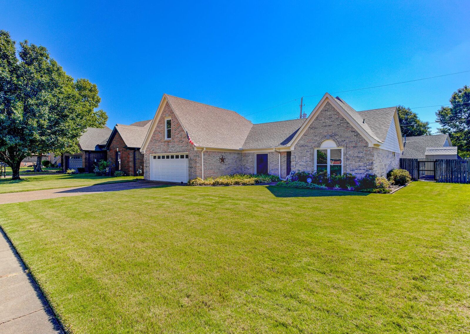 Property Photo: 1968 Chimneyrock Blvd E TN 38016