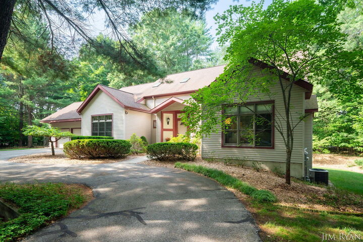 186 Tiffany Ridge Drive  Holland MI 49424 photo