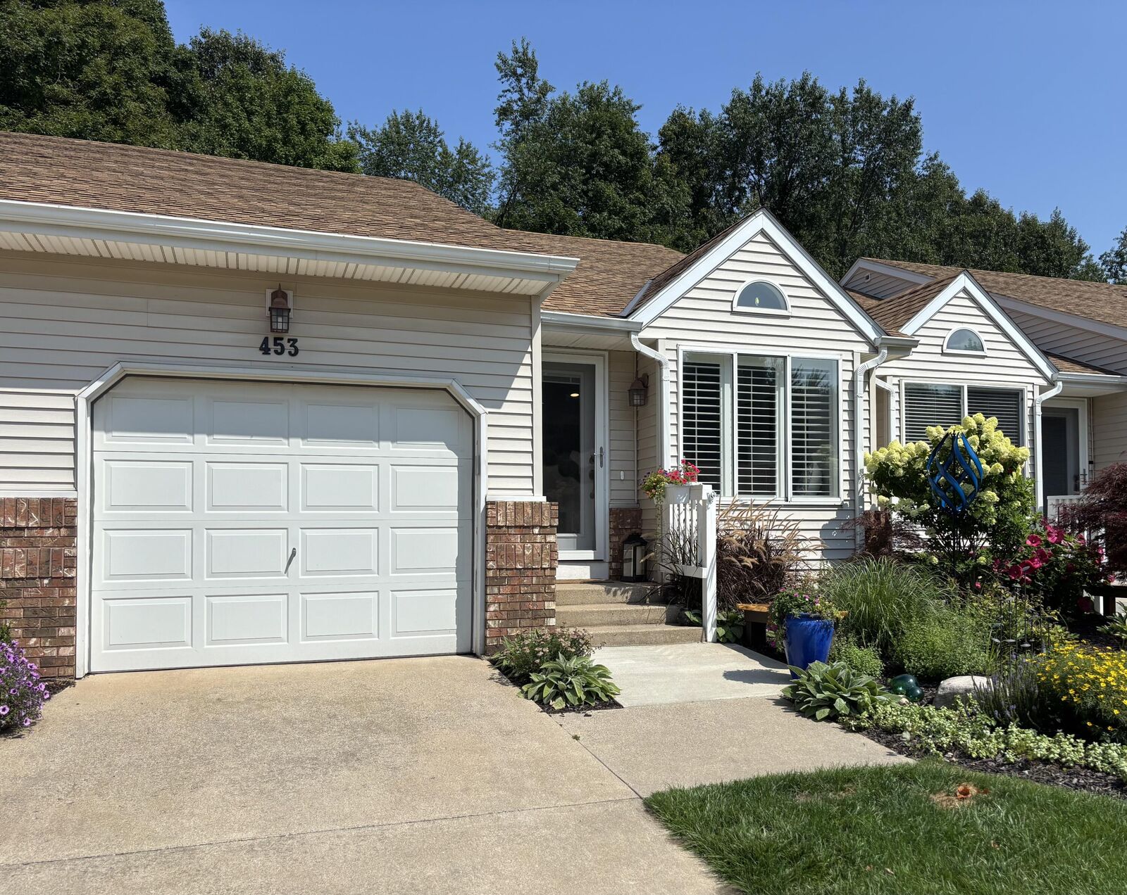 Property Photo:  453 Amity Street  MI 49406 