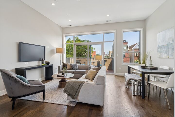 Property Photo:  948 N Honore Street 3  IL 60622 
