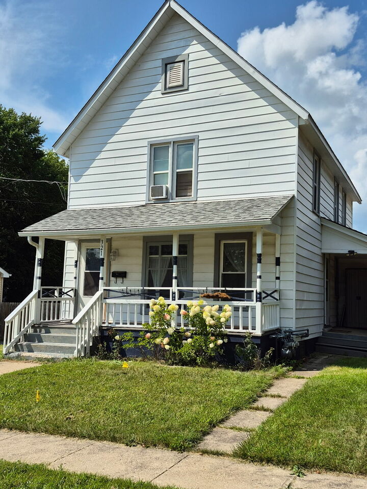 Property Photo: 321 Hoy Avenue IL 60098