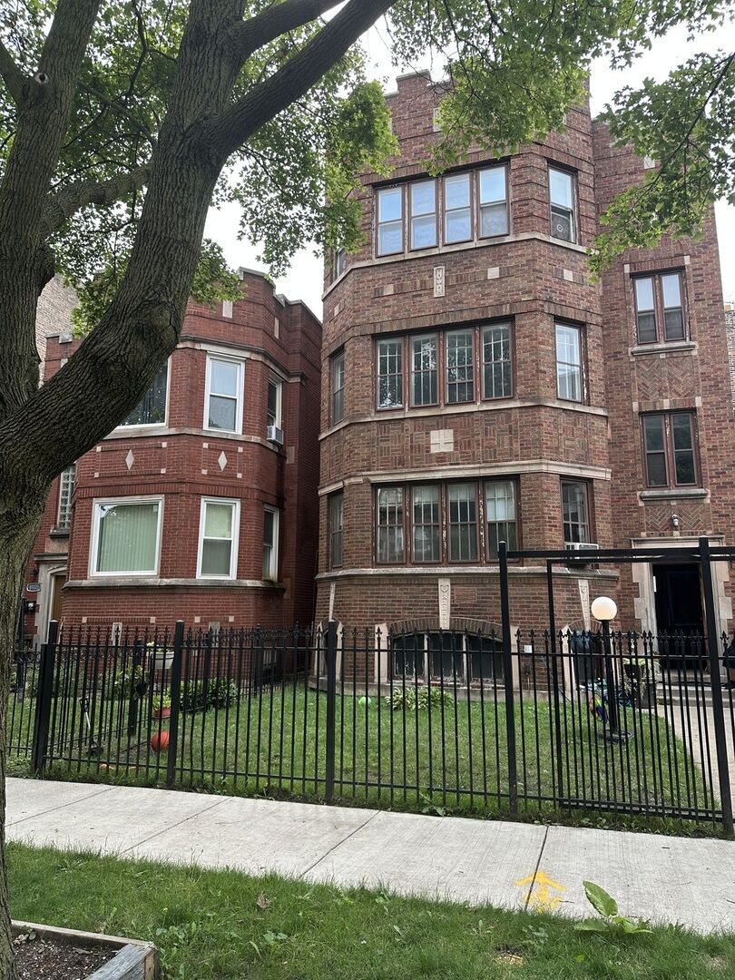 Property Photo: 8110 S Evans Avenue IL 60619