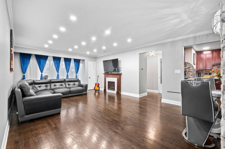 Property Photo: 5450 Astor Lane 216 IL 60008
